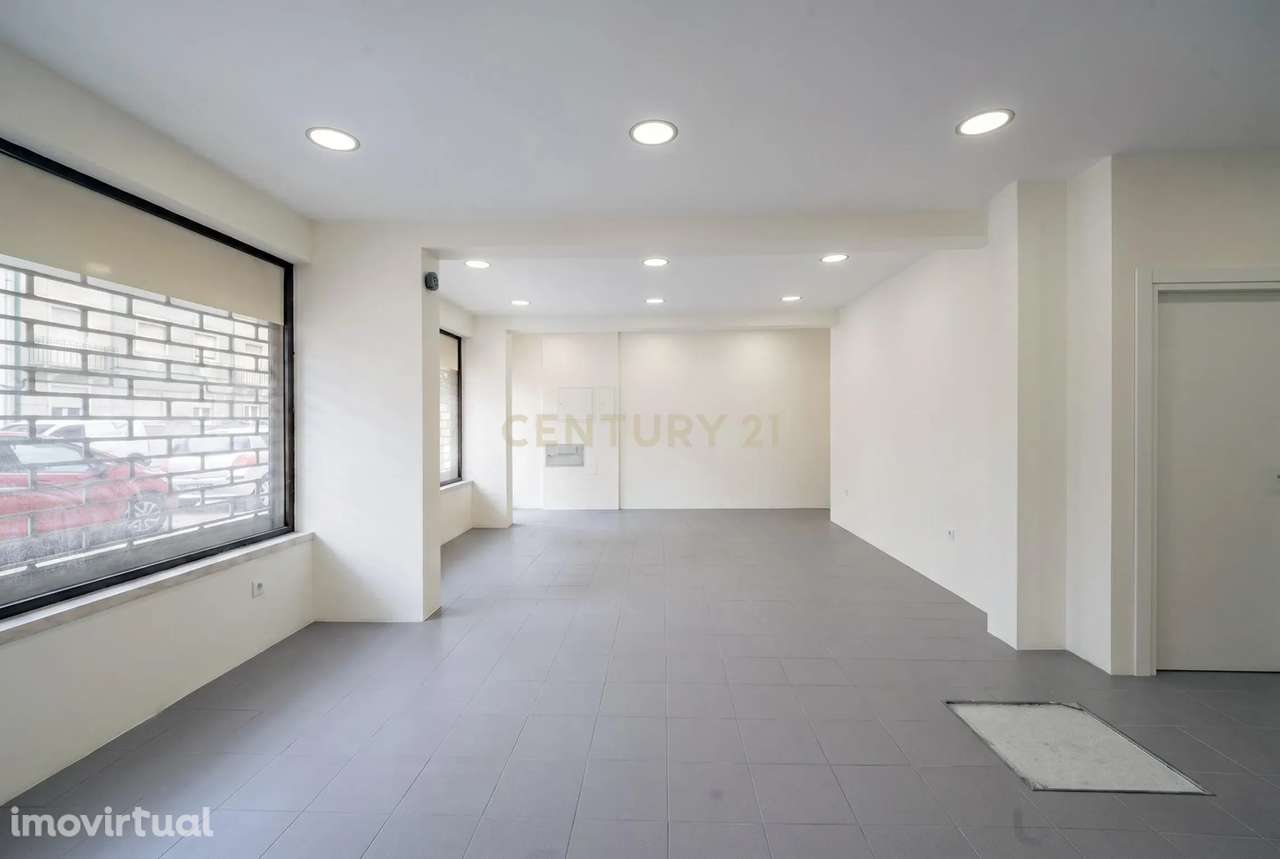 Loja comercial na Cova da Piedade – Almada - Grande imagem: 5/31