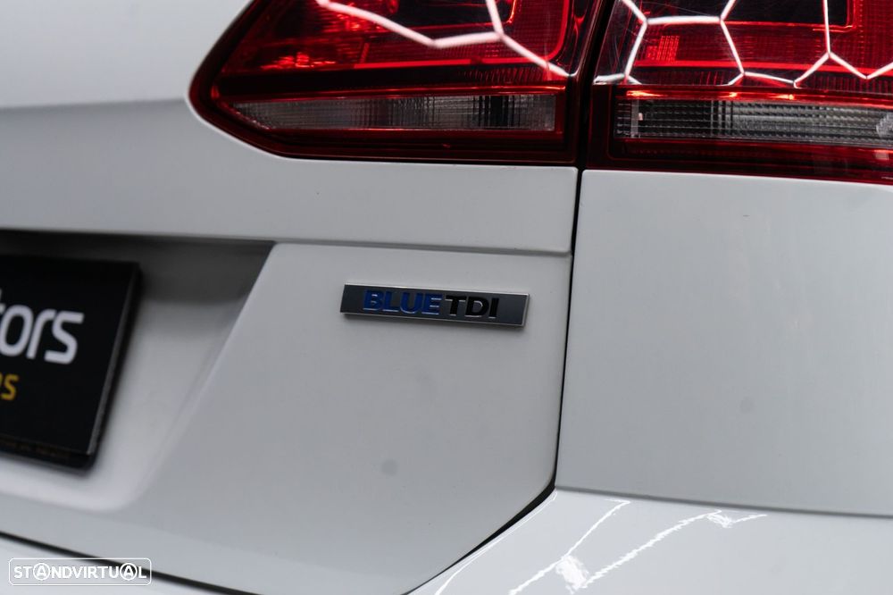 VW Golf Variant 1.6 TDi R-Line DSG - 18