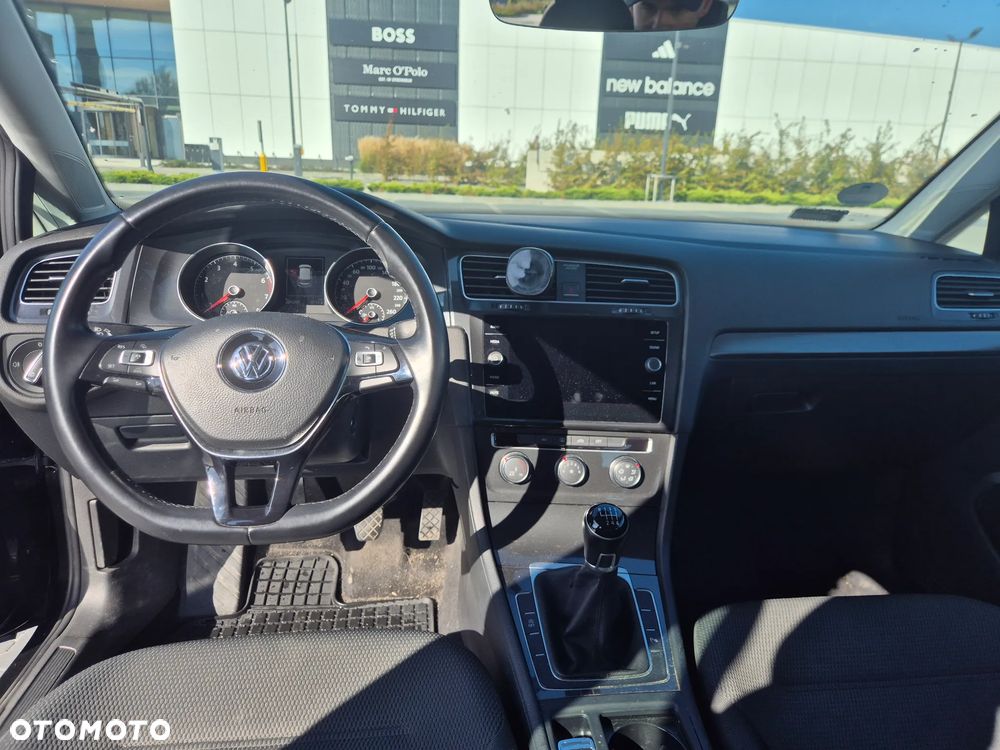 Volkswagen Golf - 9