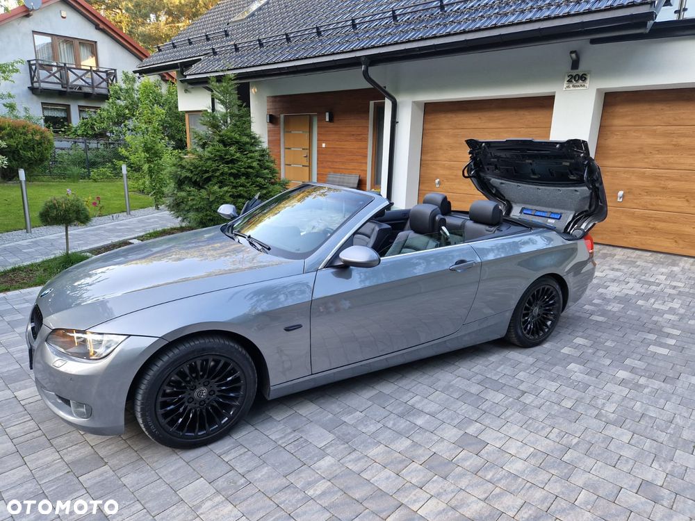 BMW Seria 3 325i - 32
