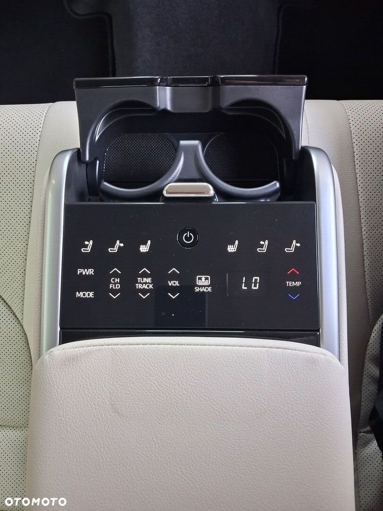 Toyota Camry 2.5 Hybrid Executive CVT - 23