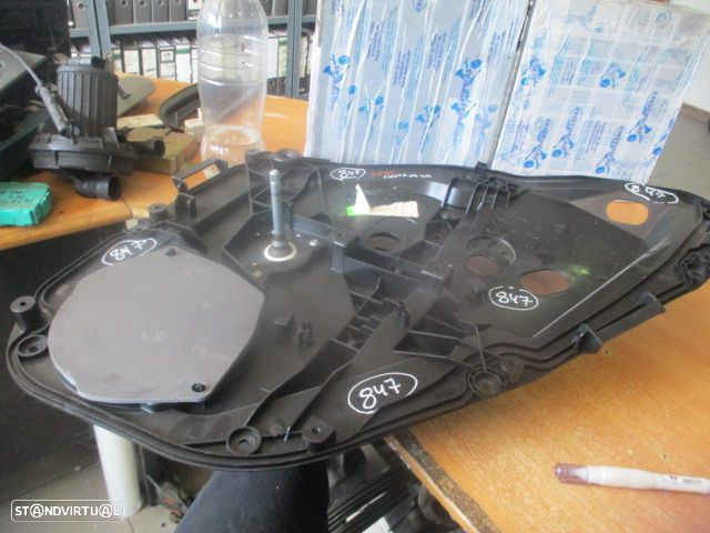 Elevador Manual 8A61A045H22AG FORD FIESTA 6 2009 1.4TDCI   5P  PRETO TD FORD FIESTA 4 FASE 1 2009 1.4TDCI 70CV 5P PRETO TD - 4