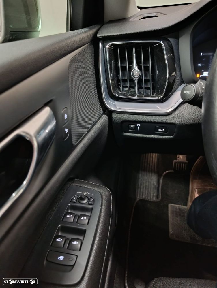 Volvo V60 2.0 D3 Inscription - 14