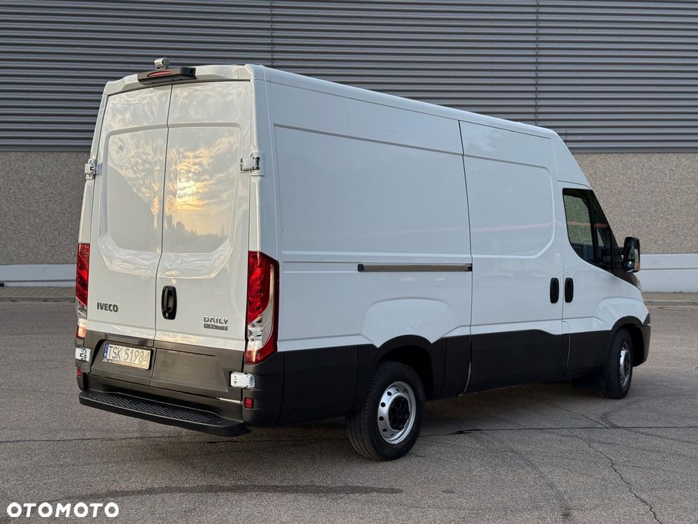 Iveco Daily 35S14 Automat Hi-Matic 2.3 140KM 2017r L3H2 - 4
