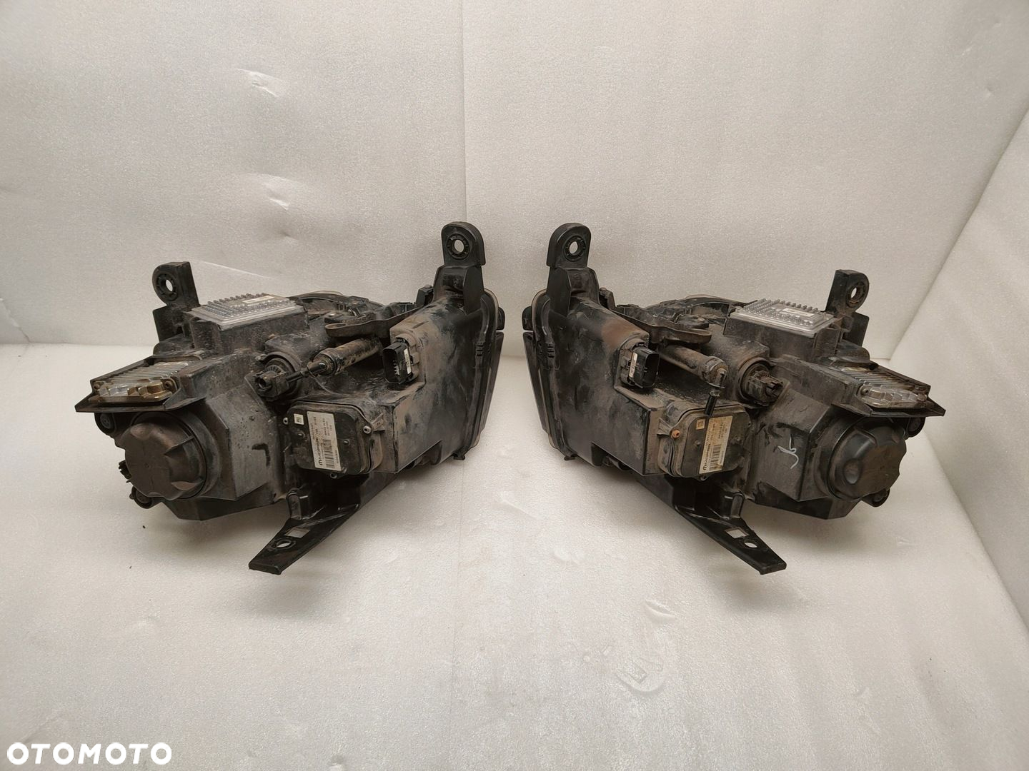 JEEP GRAND CHEROKEE WK2 XENON SKRĘTNY KOMPLET LAMP 68111034AF, 68111035AF - 13