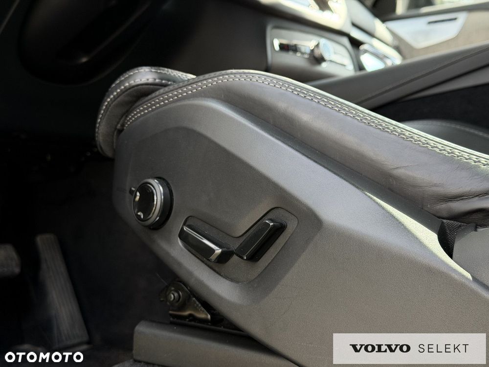 Volvo XC 90 - 23