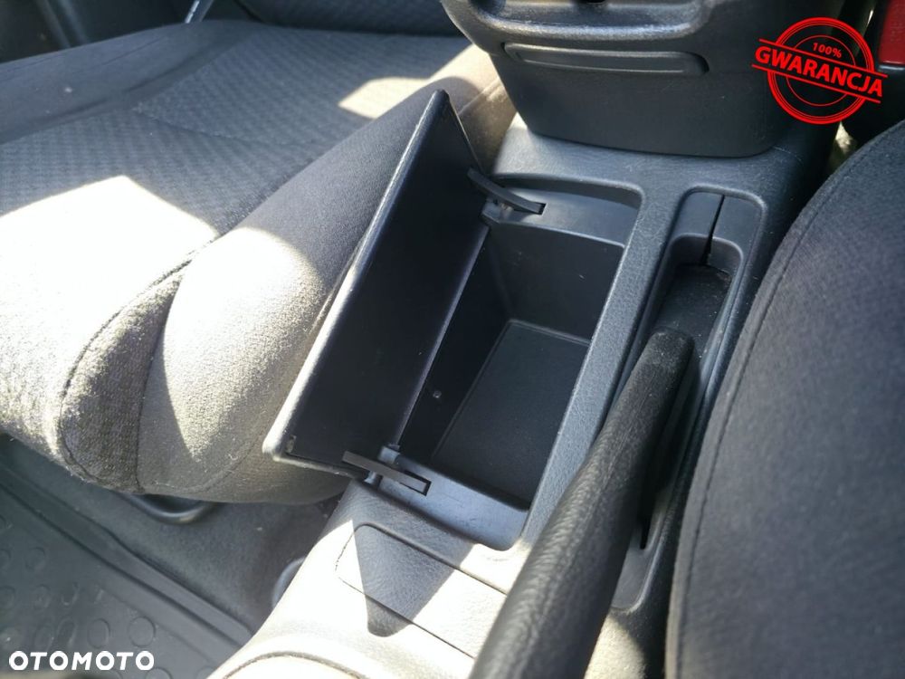 Toyota Avensis - 33