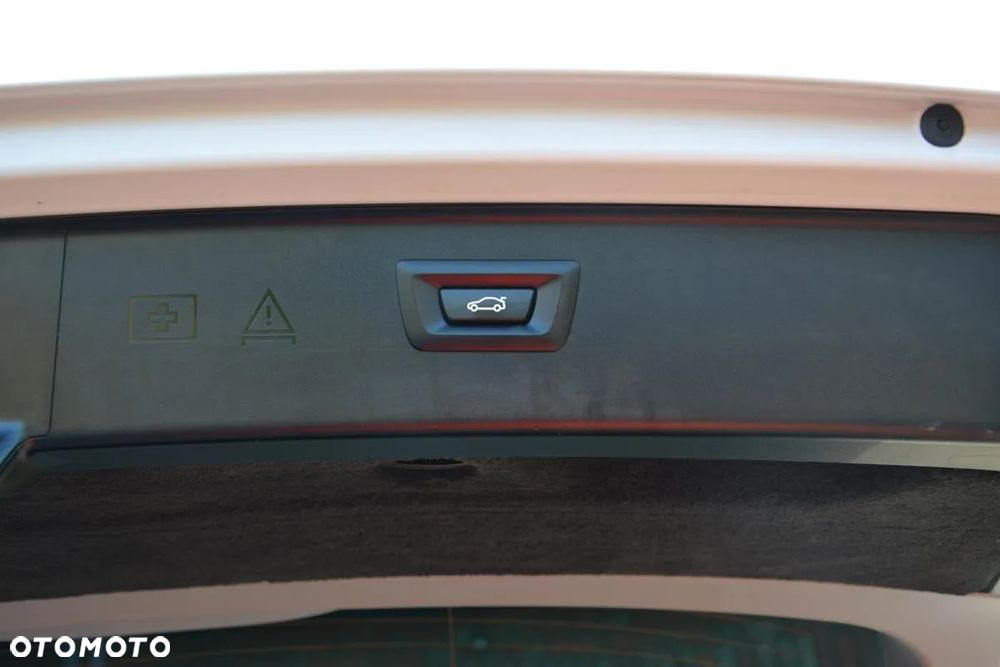 BMW Seria 5 520d Touring BluePerformance Sport-Aut - 38
