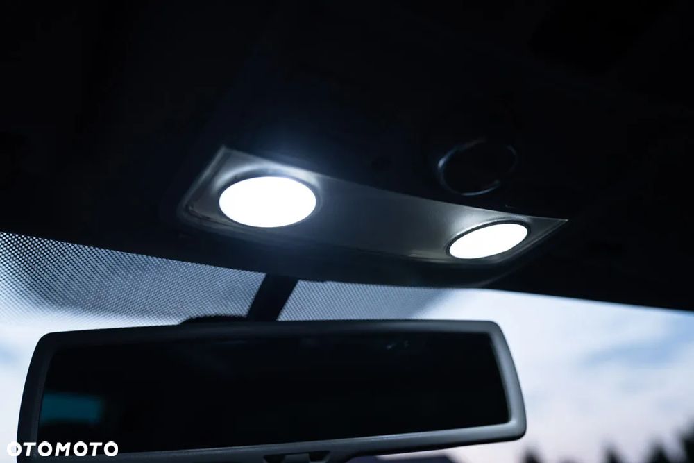 Volkswagen Golf Variant ver-1-4-tsi-individual - 17