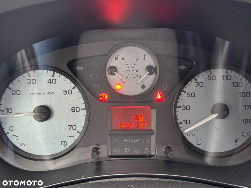 Peugeot Partner 98 VTi Active - 27