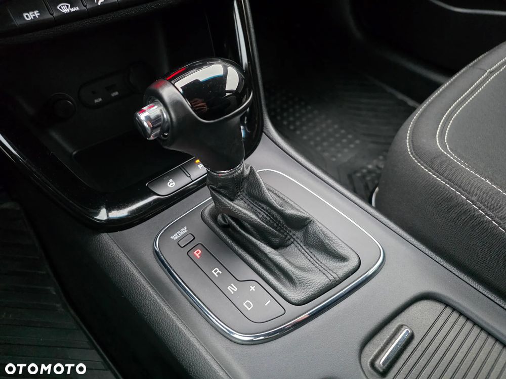 Kia Ceed 1.6 GDI DCT Platinum Edition - 32