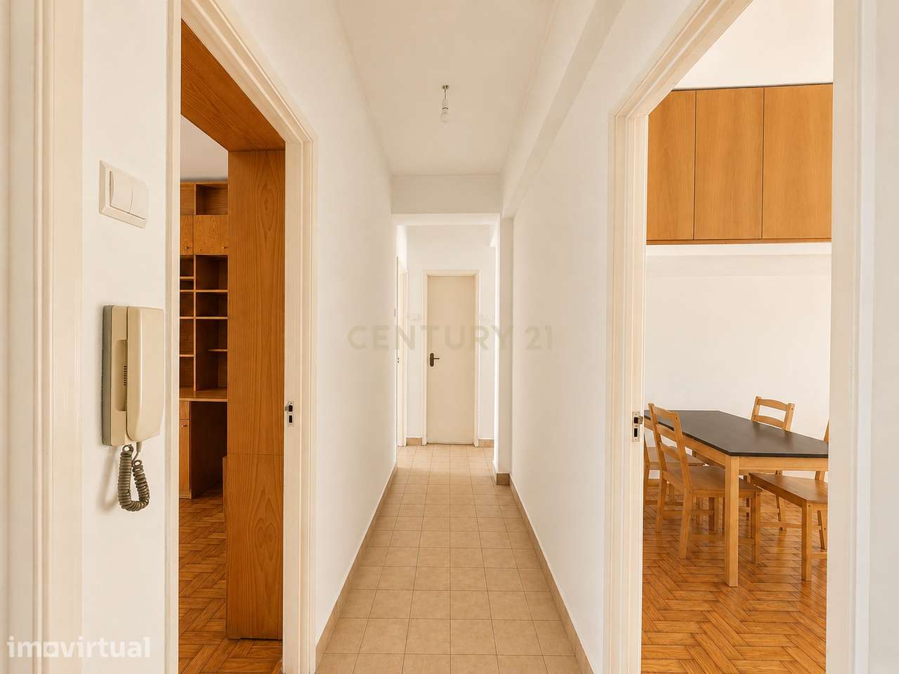 APARTAMENTO T3 (CAMPO MÁRTIRES DA PÁTRIA) COM TERRAÇO, VARANDA E VISTA - Grande imagem: 4/35