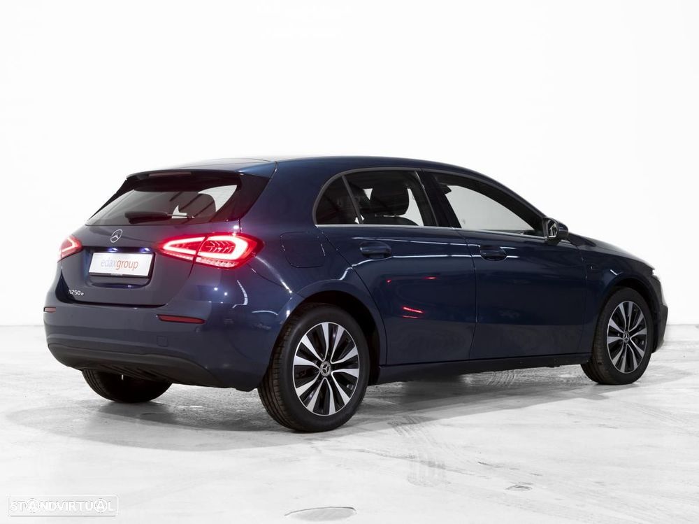 Mercedes-Benz A 250 e Style Plus - 3