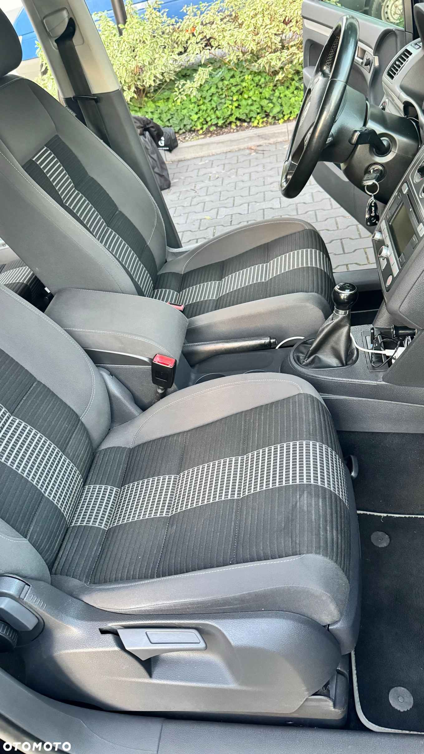 Volkswagen Touran 1.6 - 16