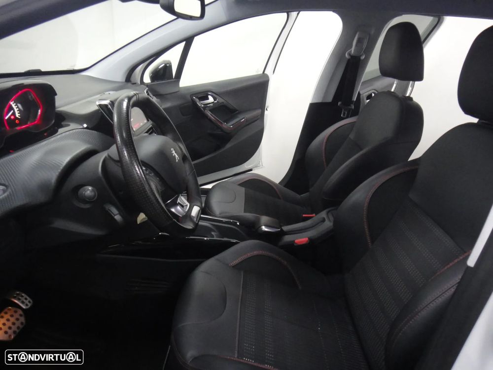 Peugeot 2008 PureTech 110 Stop&Start EAT6 GT-Line Edition - 11