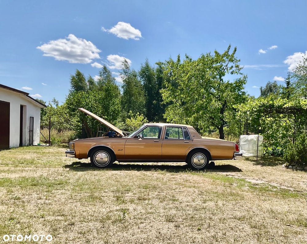 Oldsmobile Delta 88 - 3