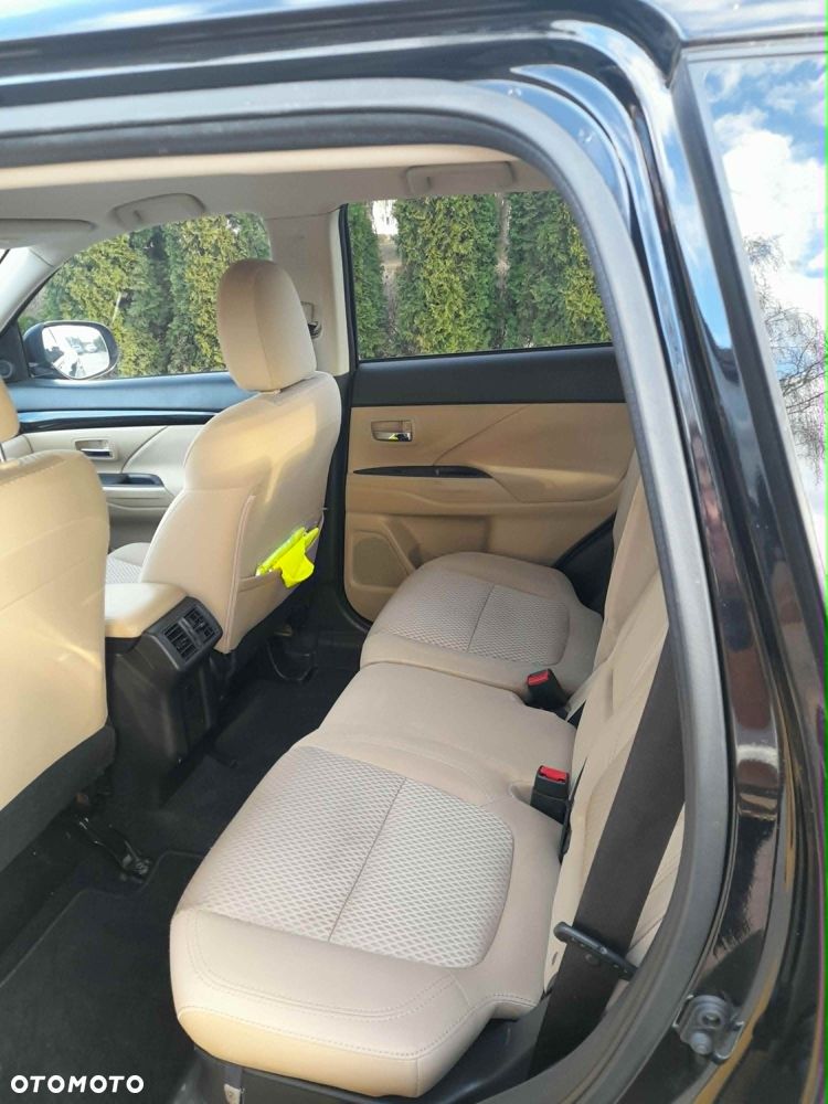 Mitsubishi Outlander - 7