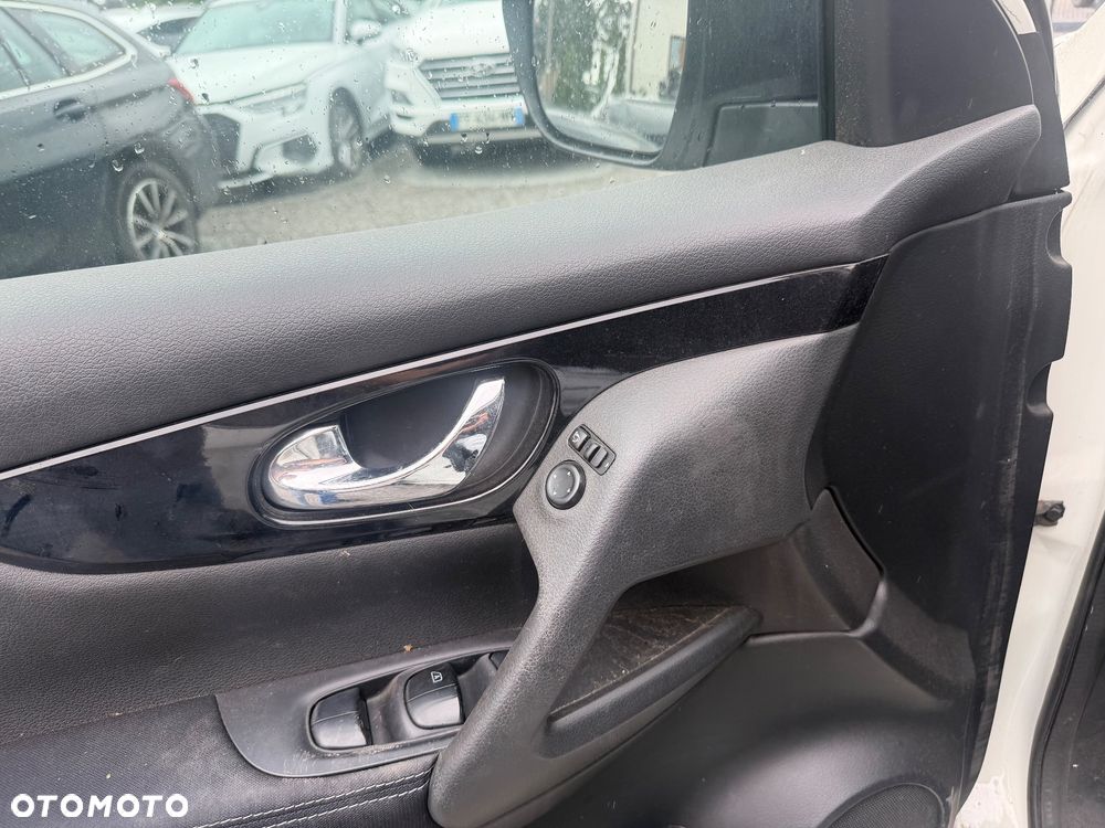 Nissan Qashqai 1.6 dCi DPF acenta - 8