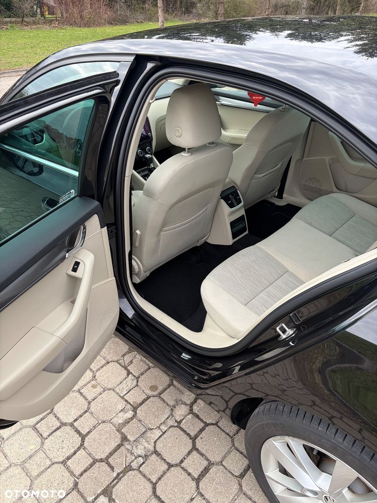 Skoda Octavia 2.0 TDI SCR 4x4 Style DSG - 11