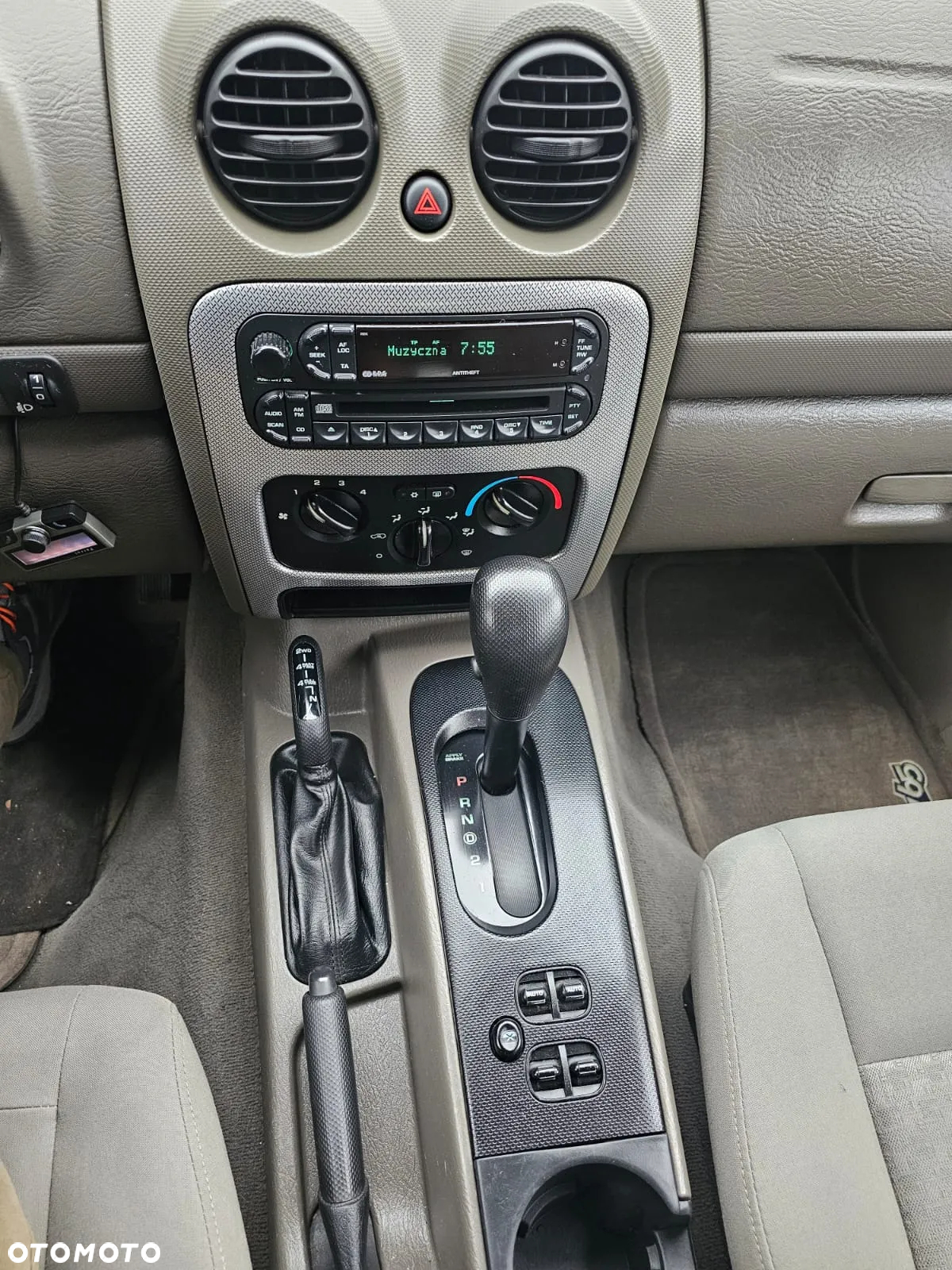 Jeep Cherokee 2.8 CRD Sport - 10