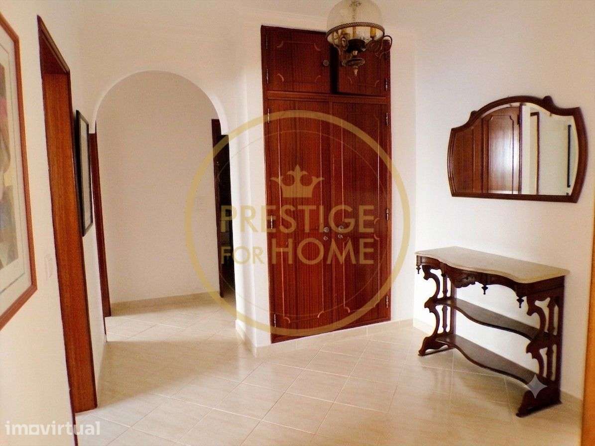 Apartamento T4 com garagem no centro de Loulé - Grande imagem: 3/35