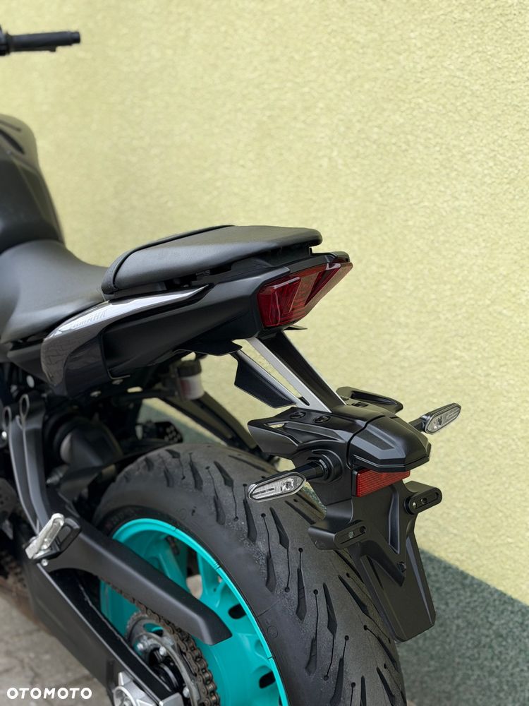 Yamaha MT - 19