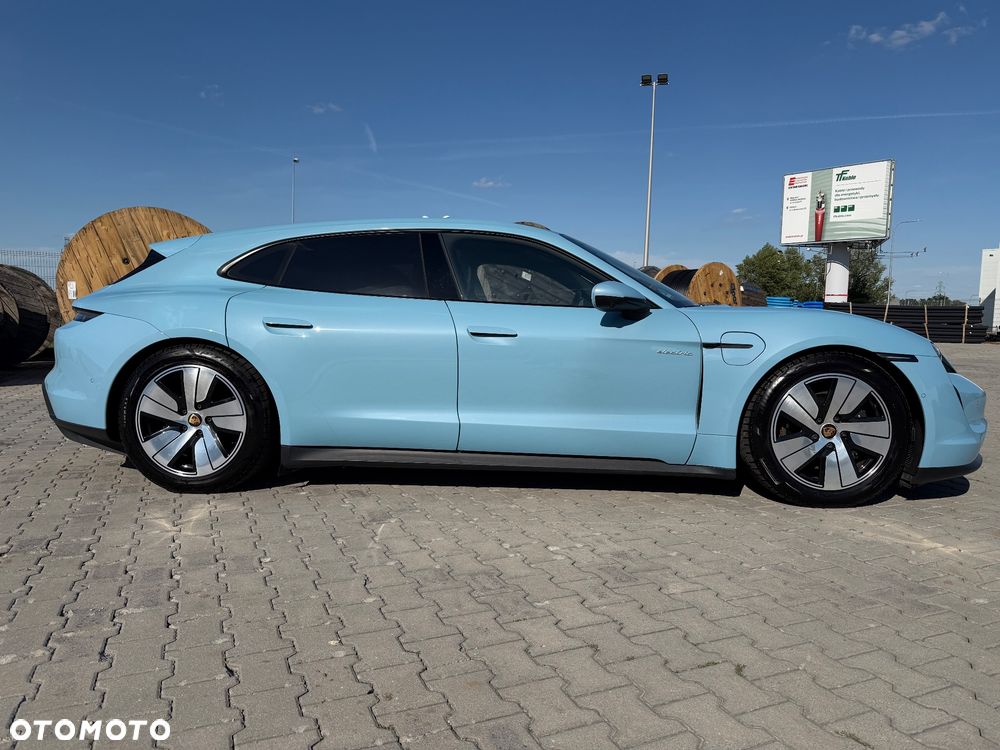 Porsche Taycan - 8