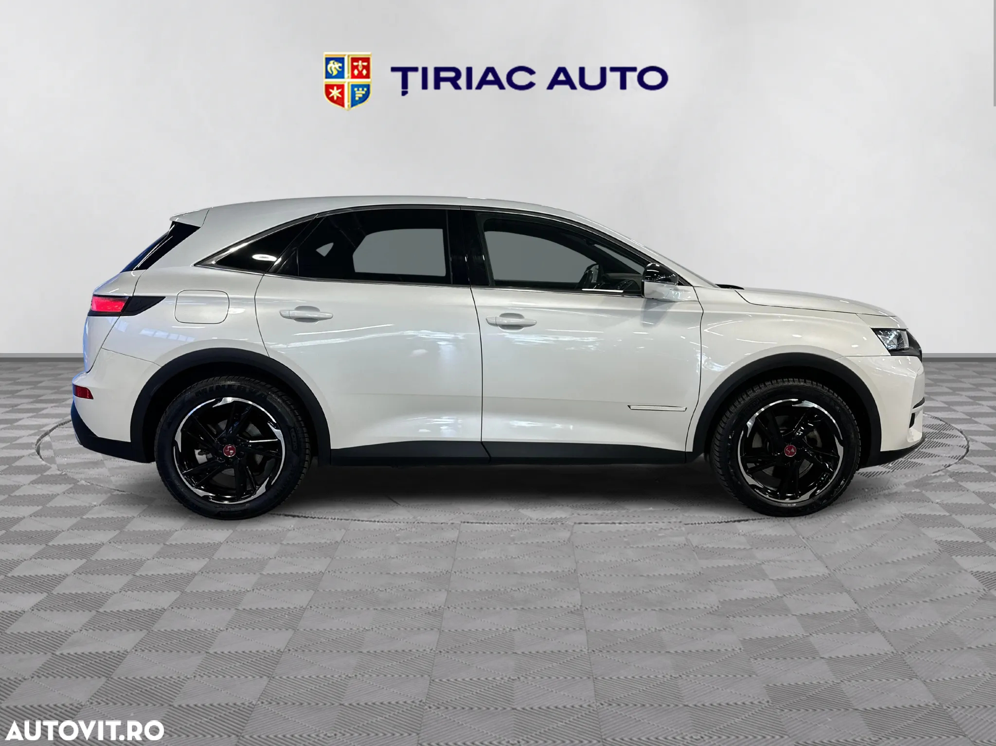 DS Automobiles DS 7 Crossback - 6