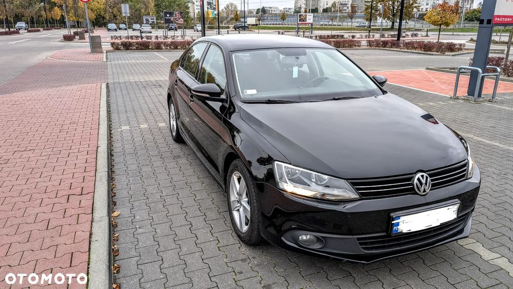 Volkswagen Jetta 1.6 TDI Comfortline - 5