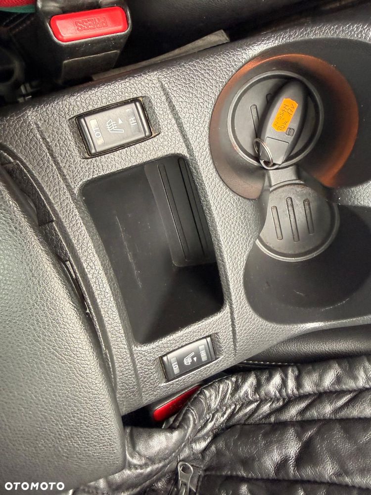 Nissan Qashqai 1.6 DCi N-Connecta Xtronic - 23