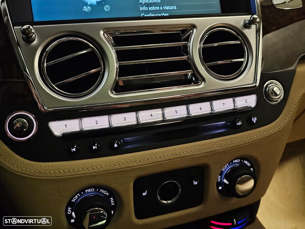 Rolls Royce Ghost - 25