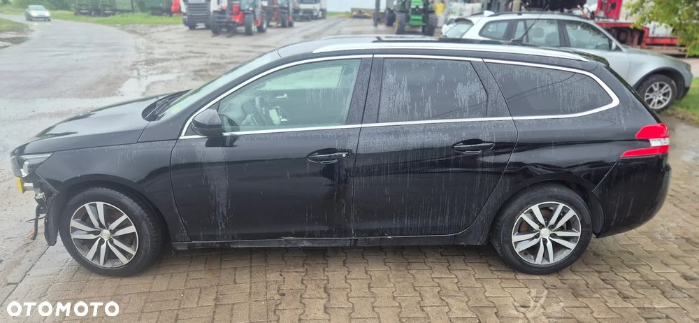 Peugeot 308 - 8