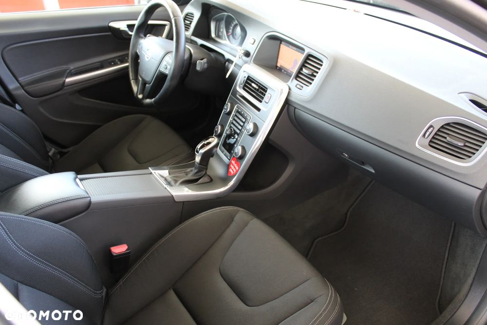 Volvo S60 T3 Drive-E Kinetic - 10