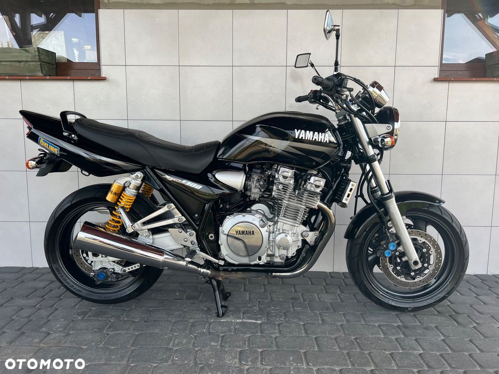 Yamaha XJR