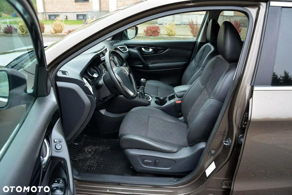 Nissan Qashqai 1.6 DCi 4x4 Tekna+ - 21