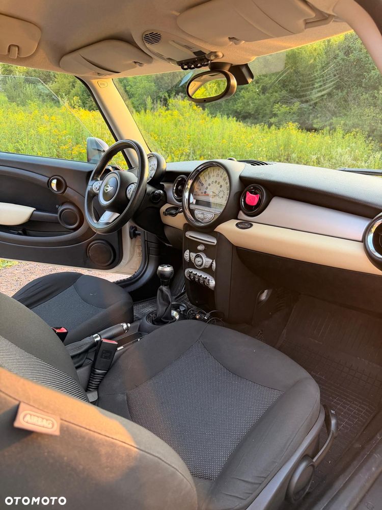 MINI Clubman Cooper D - 14