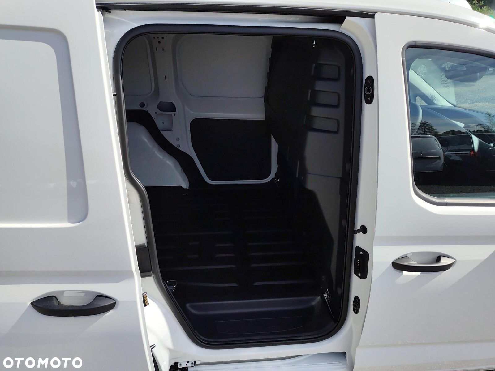 Volkswagen Caddy Cargo, 2,0TDI EU6 SCR 102KM, 6-bieg. manualna, r.o: 2755 mm - 27