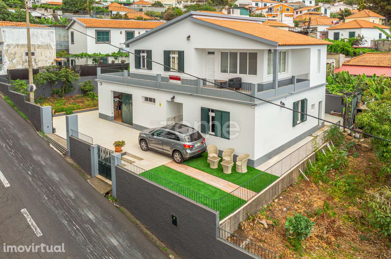 Moradia isolada T5 com vista mar, Amparo, São Martinho (Funchal) - Grande imagem: 3/39
