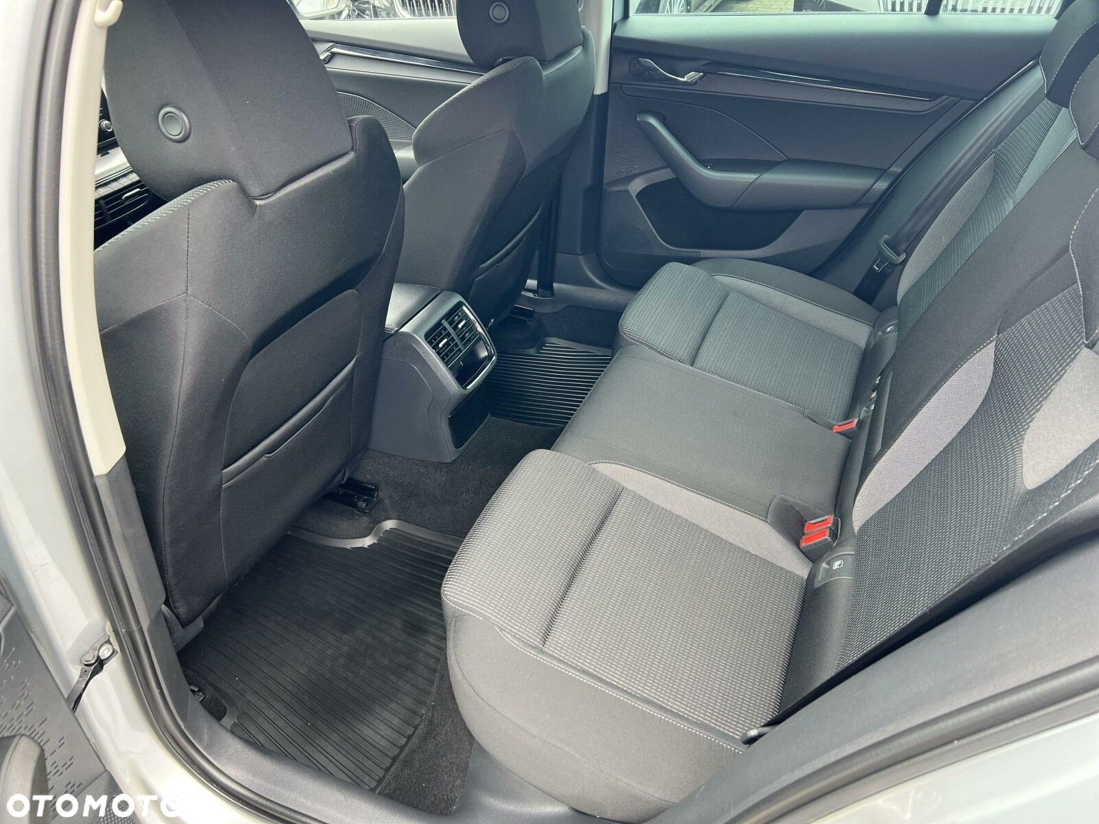 Skoda Octavia 1.5 TSI ACT Ambition DSG - 10