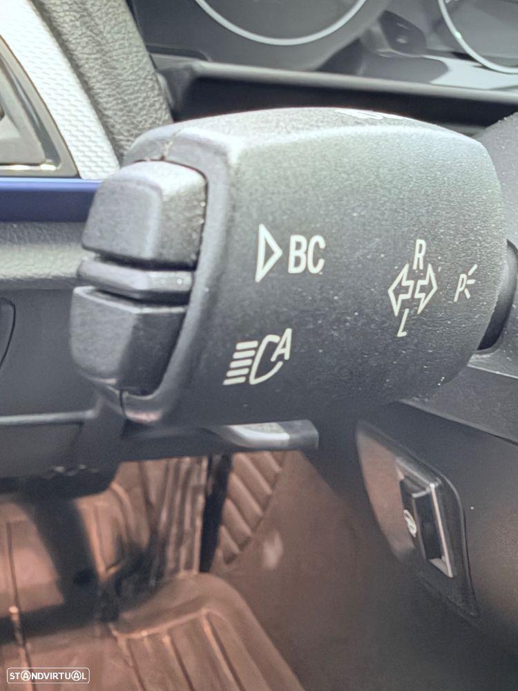 BMW 220 d Cabrio Pack M Auto - 38