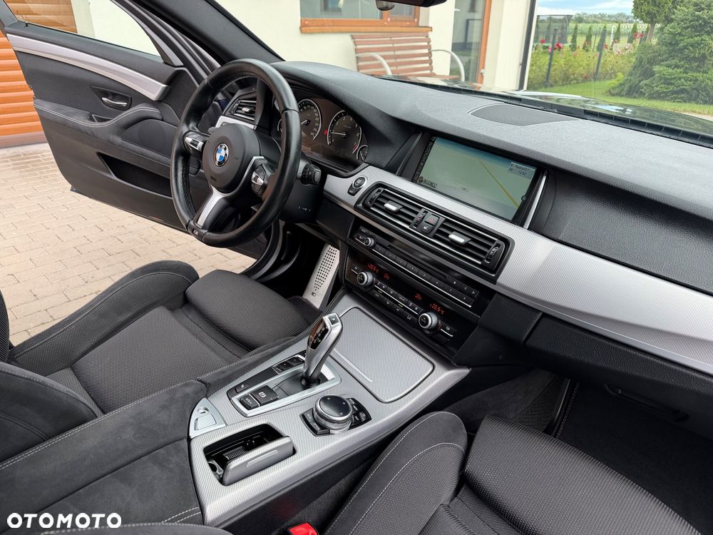 BMW Seria 5 520i Sport-Aut - 24