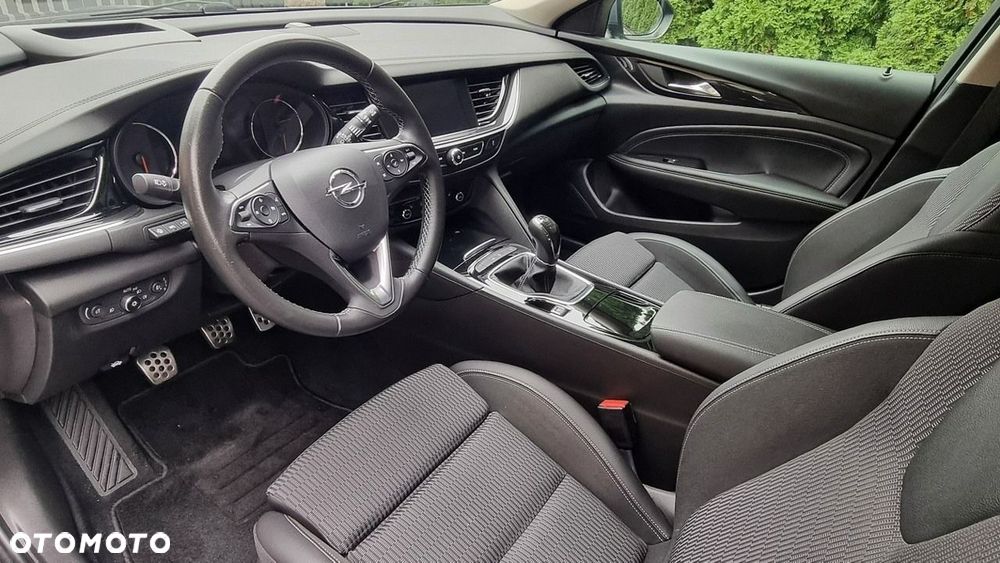 Opel Insignia - 11