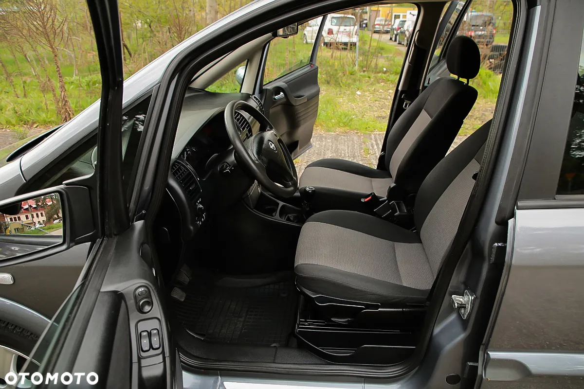 Opel Zafira - 17