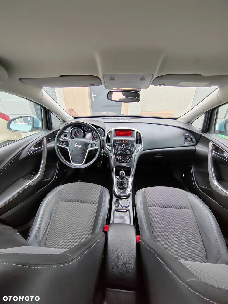 Opel Astra 1.7 CDTI DPF Cosmo - 12