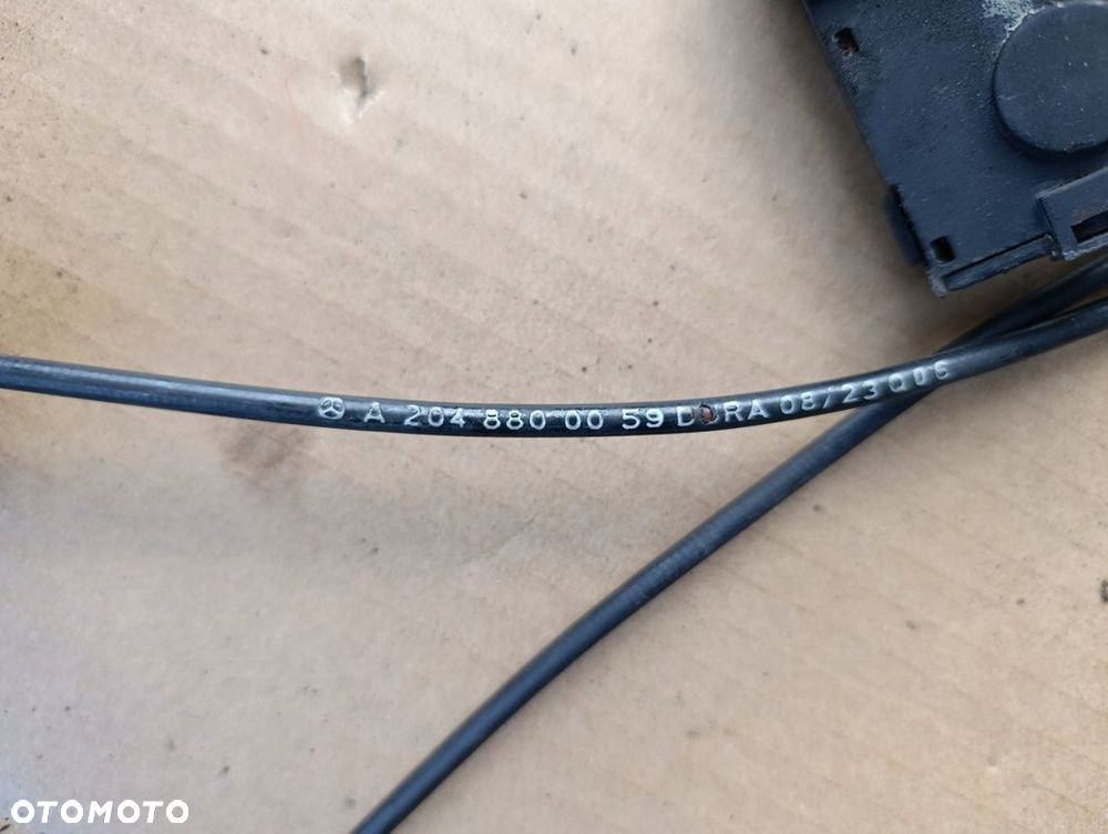 MERCEDES W204 ZAMEK RYGIEL MASKI LINKA A2048800059 - 2