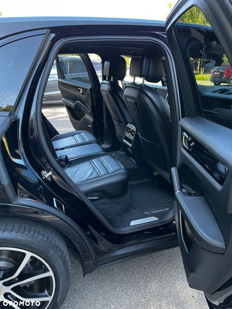 Porsche Cayenne - 16