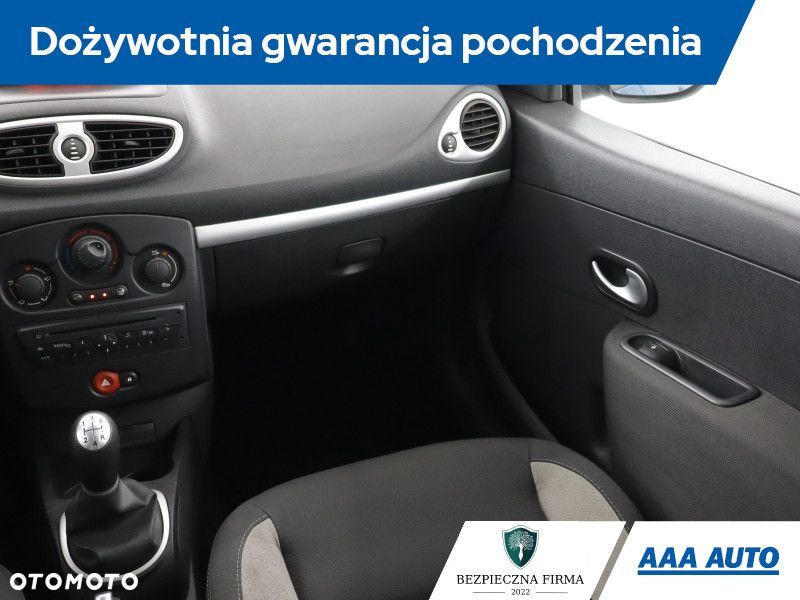 Renault Clio - 10