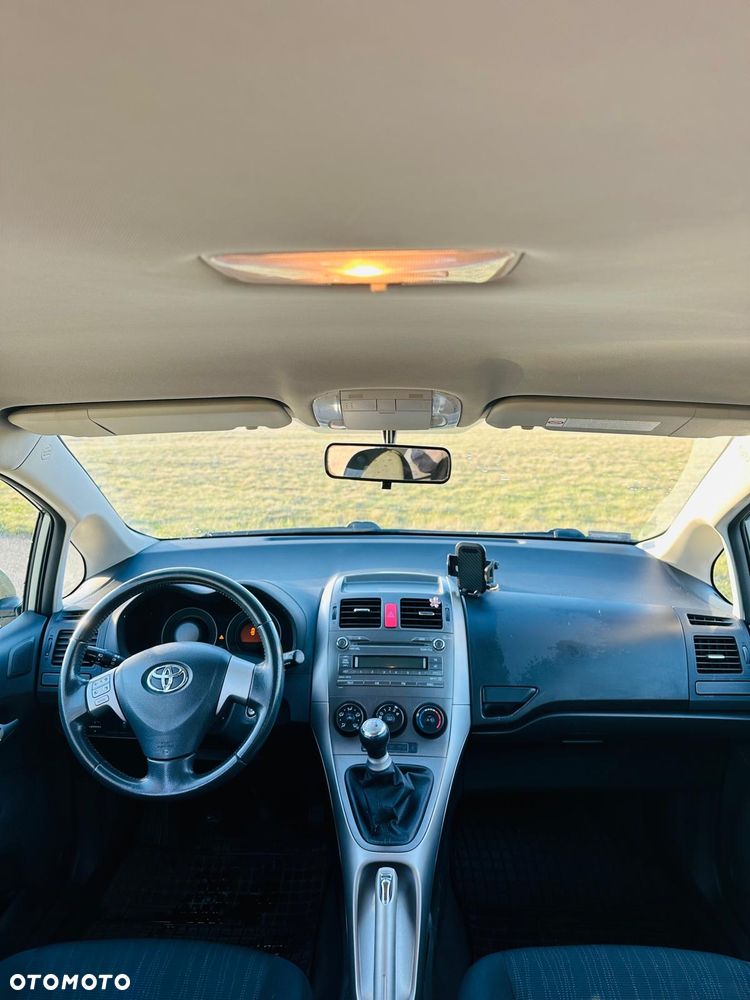 Toyota Auris 1.6 VVT-i Terra - 3