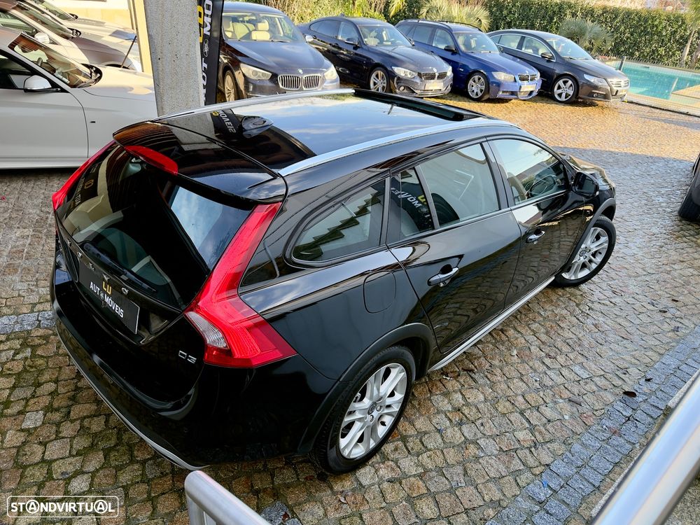 Volvo V60 Cross Country 2.0 D3 Momentum - 3