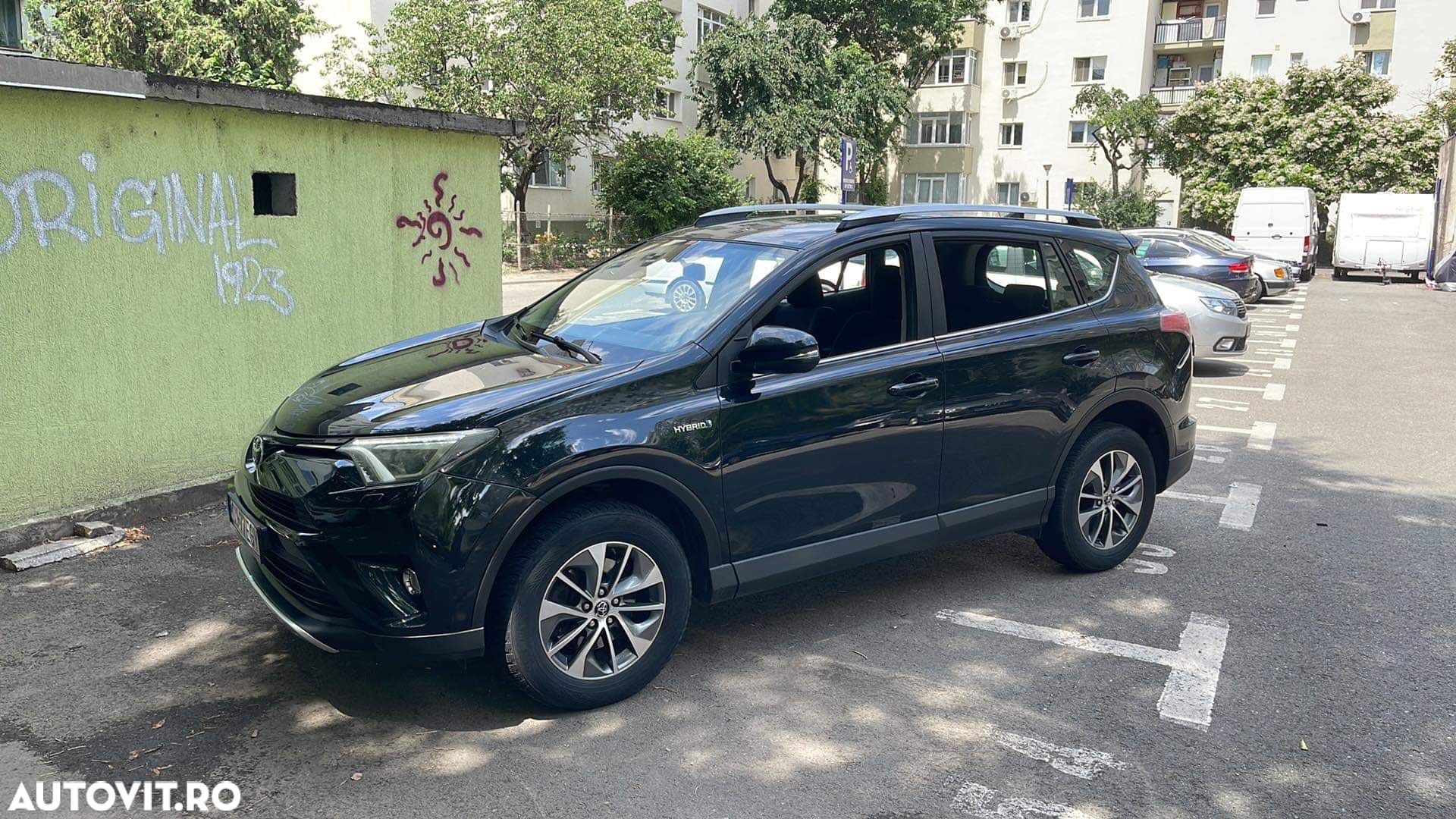 Toyota RAV4 - 1